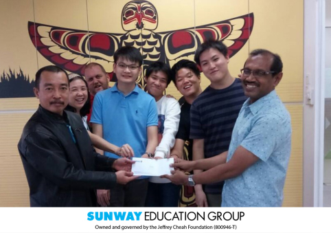 A cheque presentation of RM19,069 to the representative of Rumah Hope in March 2018