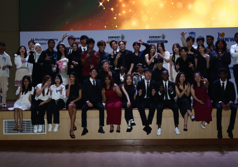 SDS Student Council Hosts Spectacular Valentine Ball: A Night of Glamour, Music, and Connection!